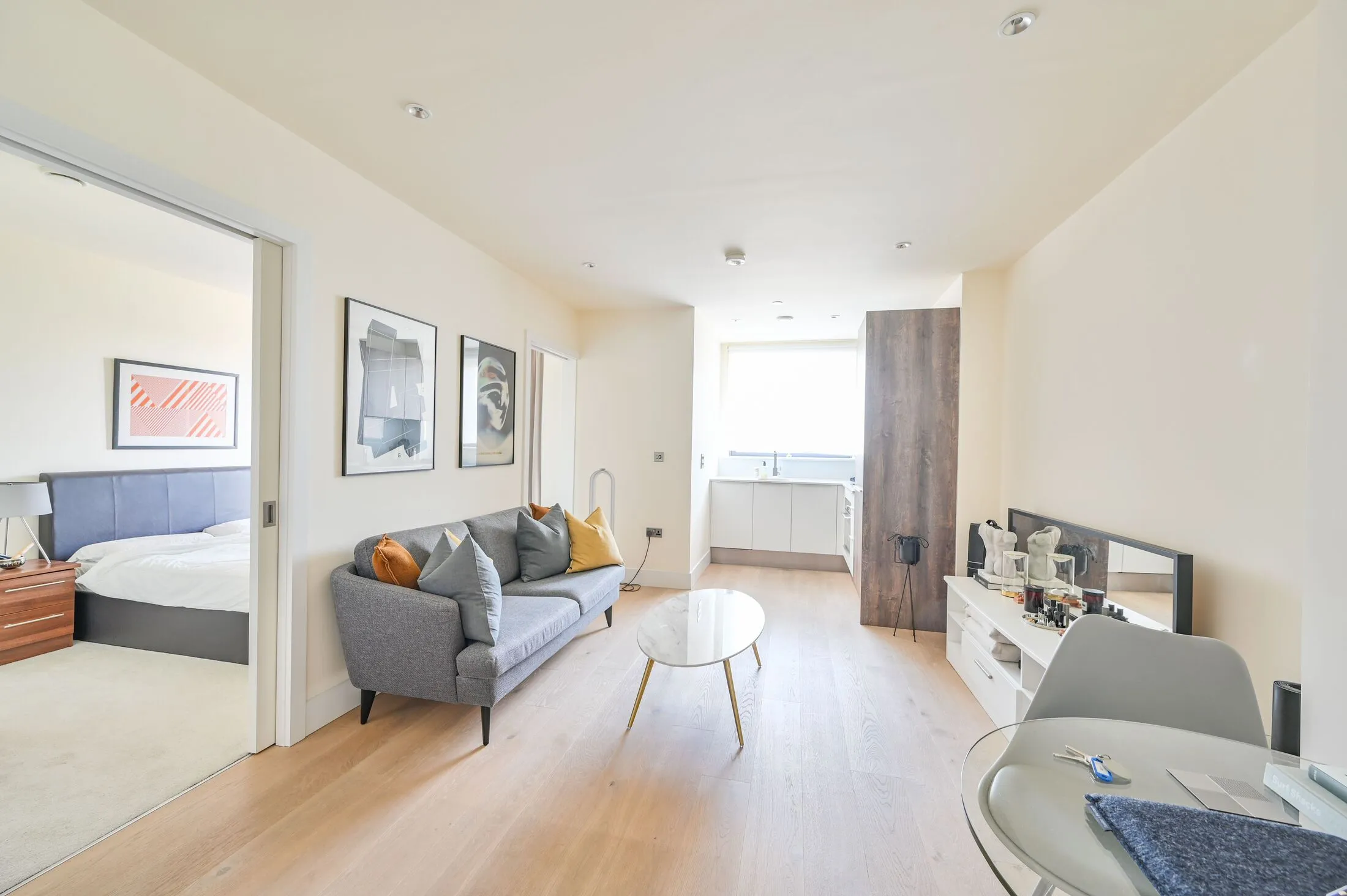 Flat Lockington Road in Greater London