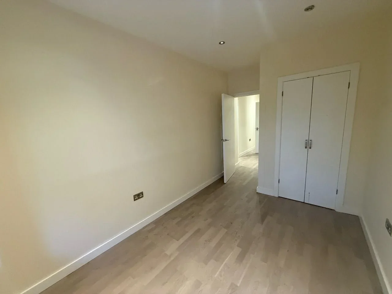 Flat Cleeve Road in Mole Valley