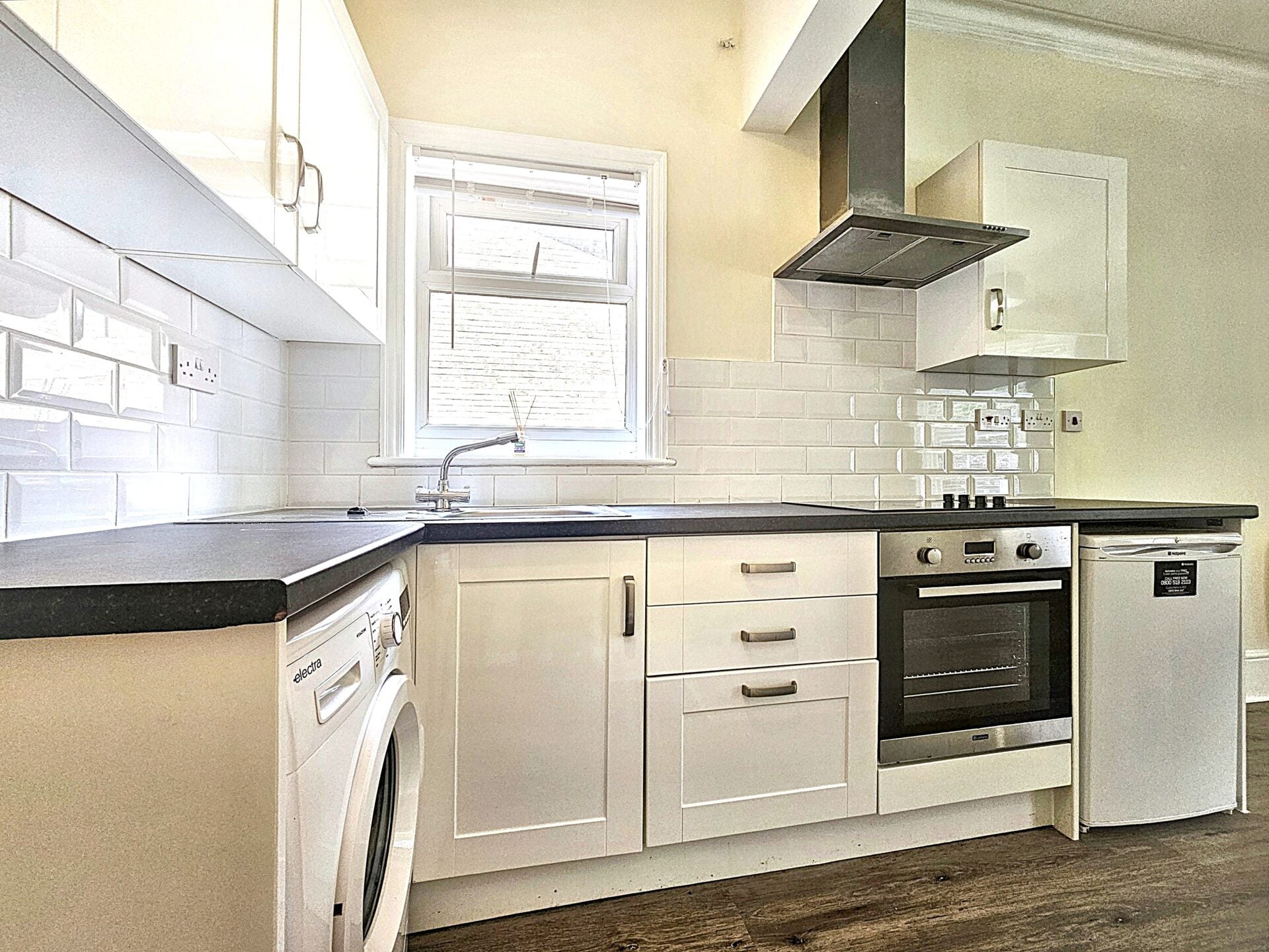 Flat Upper Brighton Road in Greater London