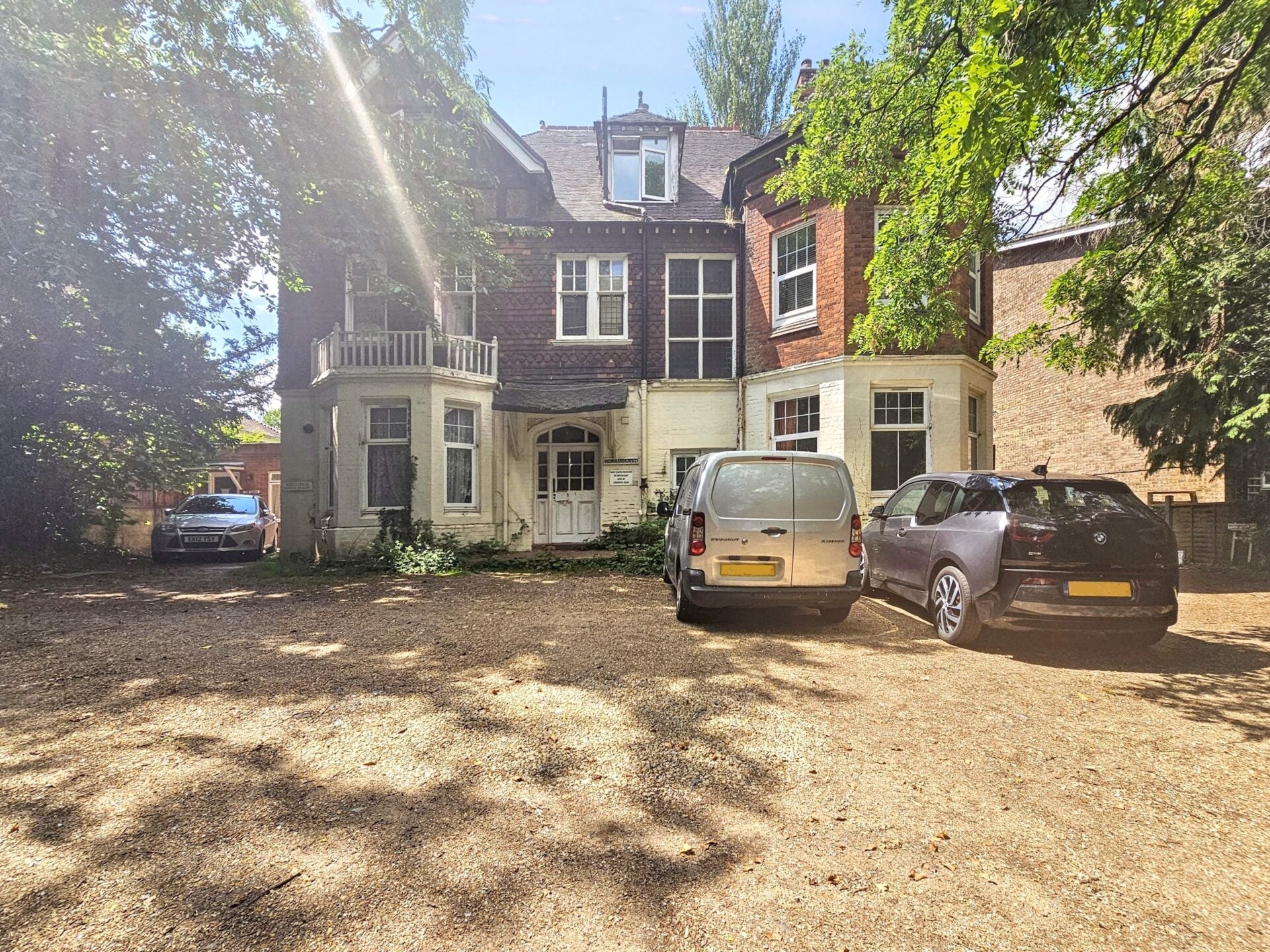Flat Upper Brighton Road in Greater London
