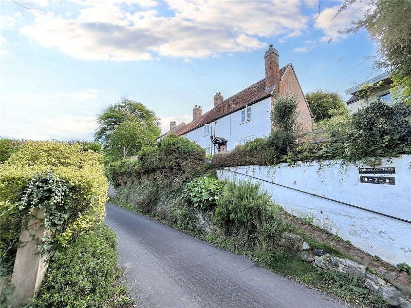 House Manor Fields in Bratton