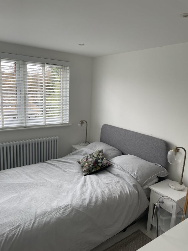 Room Pretoria Road in Greater London