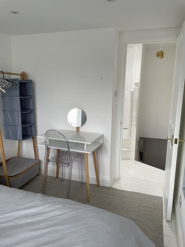 Room Pretoria Road in Greater London