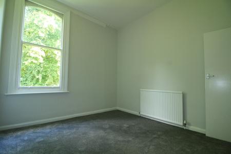 Flat Waterloo Crescent in Nottingham