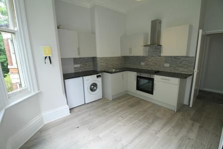 Flat Waterloo Crescent in Nottingham
