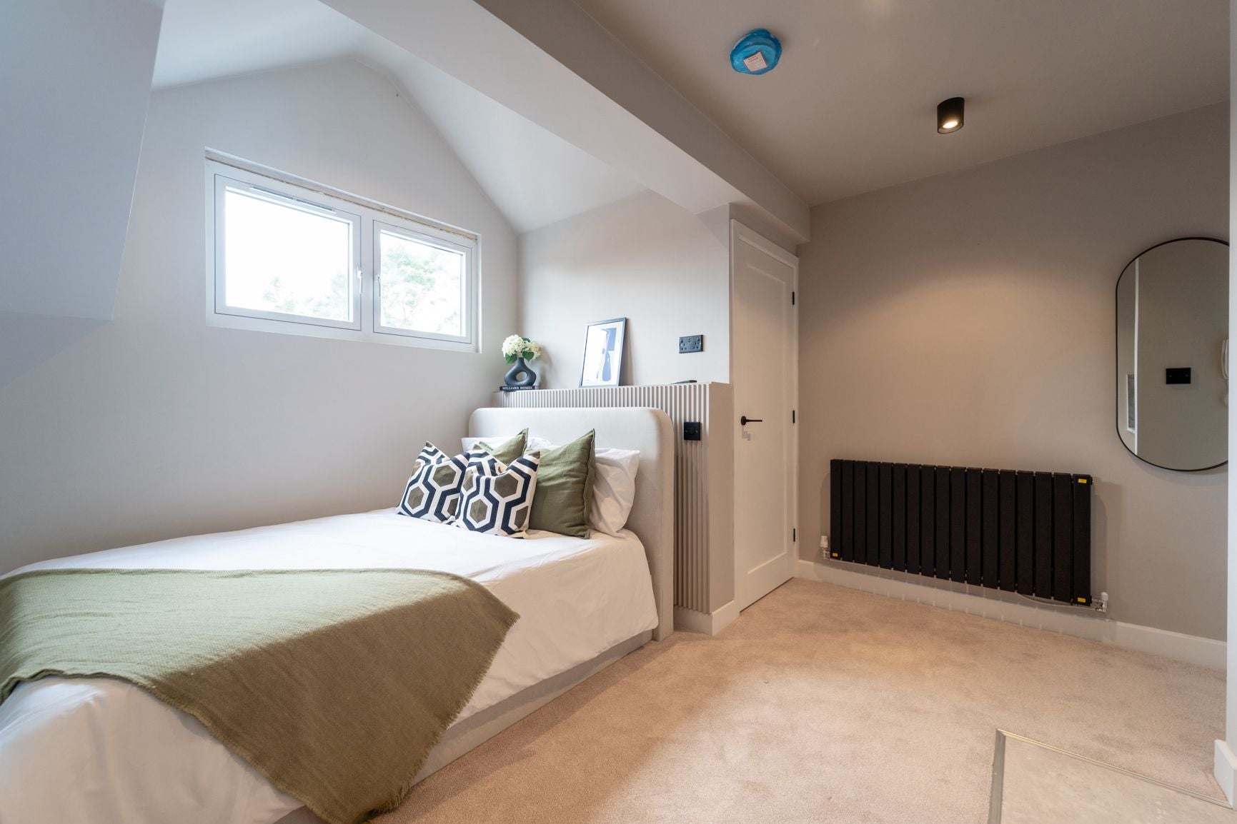 Room Dawlish Road in Birmingham