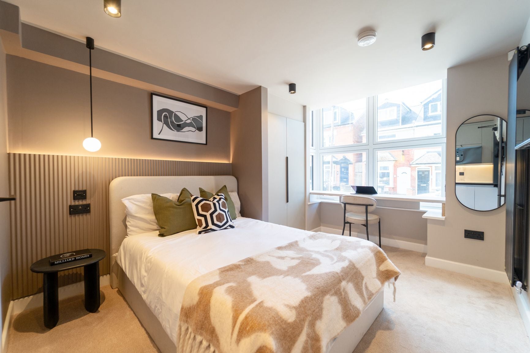 Room Dawlish Road in Birmingham