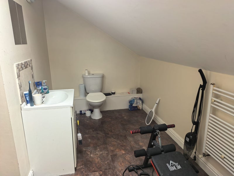 Room Welton Road in Leeds