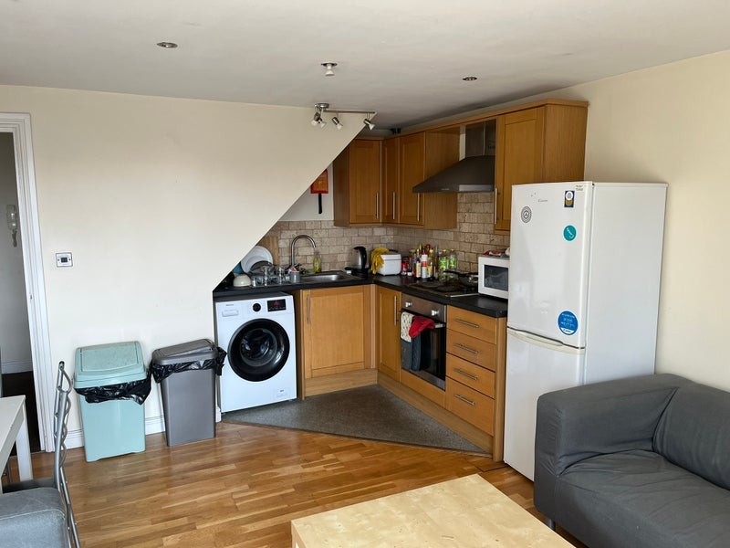 Room Welton Road in Leeds