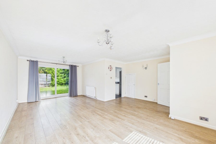 House Brandon Close in Surrey Heath