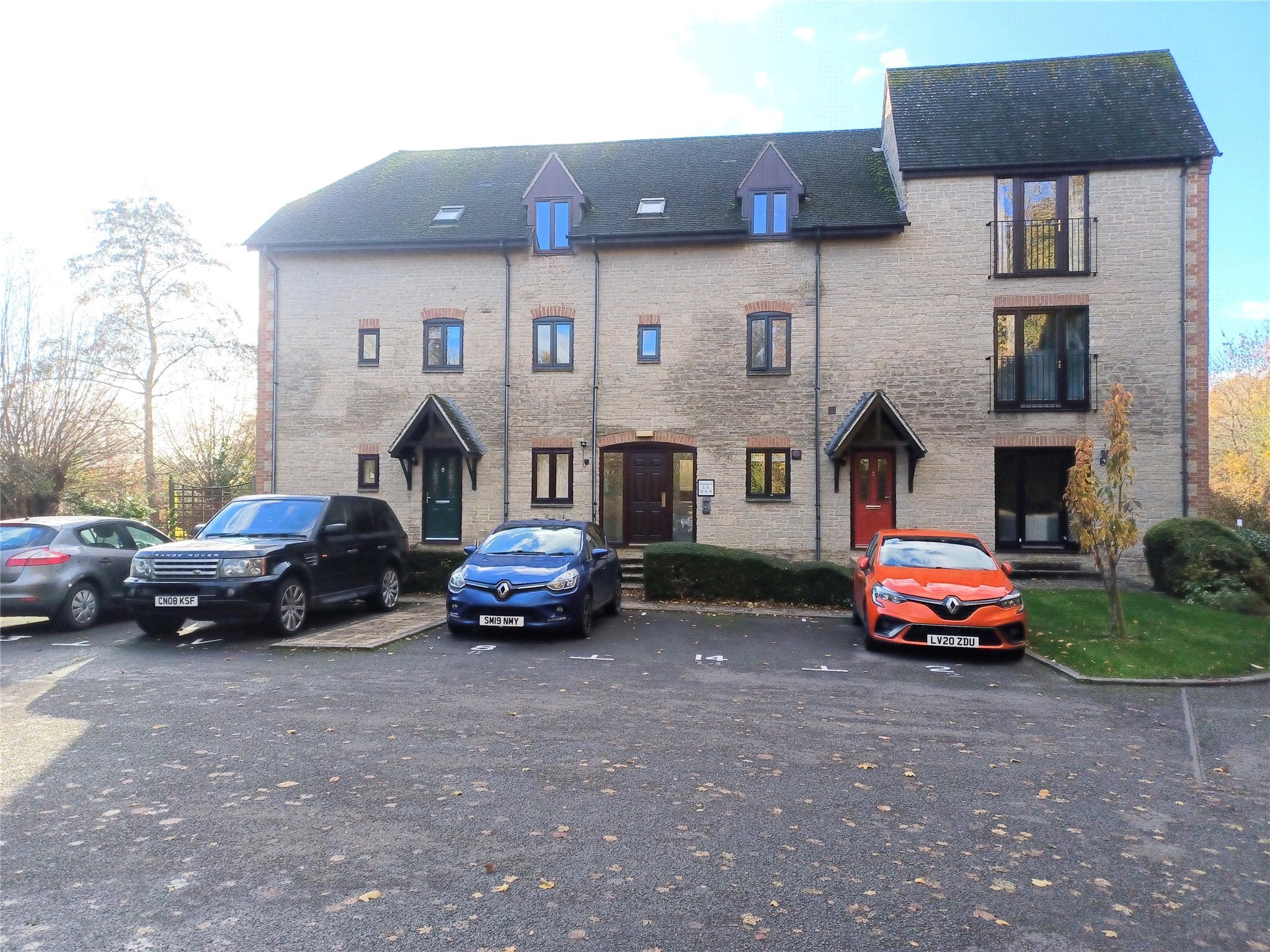 Flat Ducklington Lane in West Oxfordshire