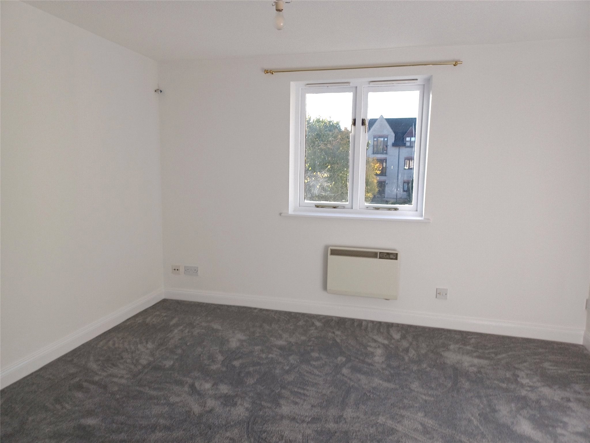 Flat Ducklington Lane in West Oxfordshire