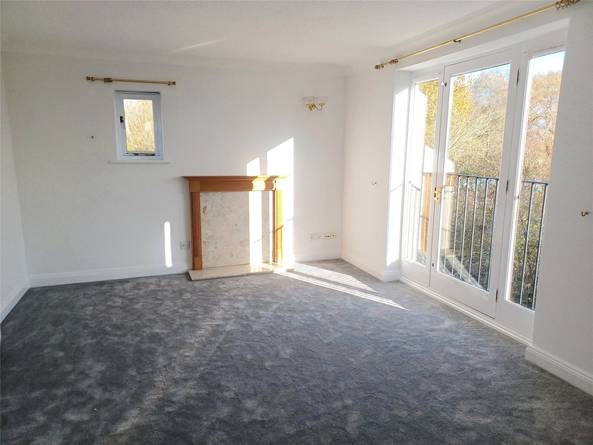 Flat Ducklington Lane in West Oxfordshire