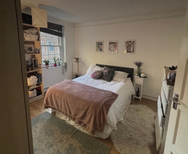 Room New End Square in Greater London