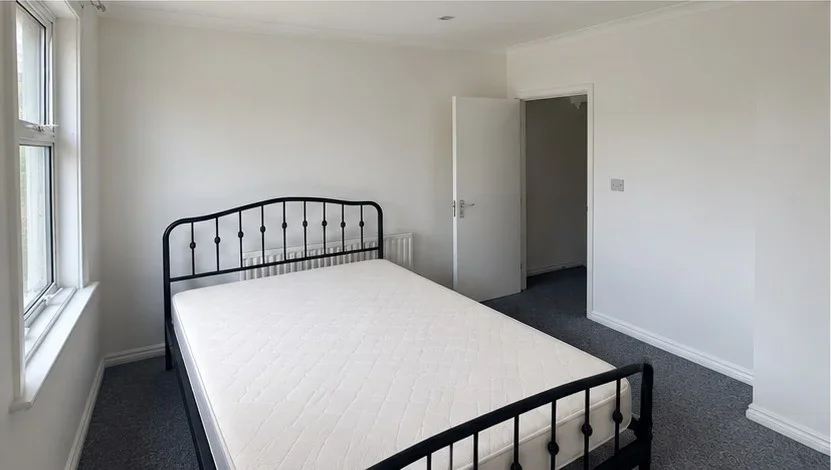 Room Pretoria Road in Greater London