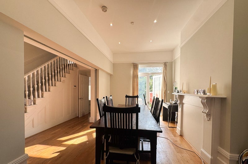 Room Buckleigh Road in Greater London