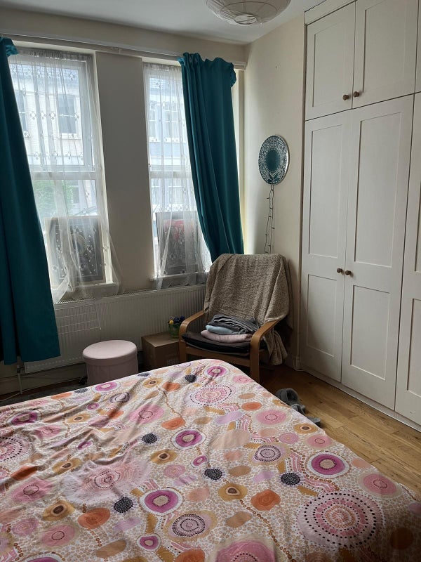 Room Gilbey Road in Greater London
