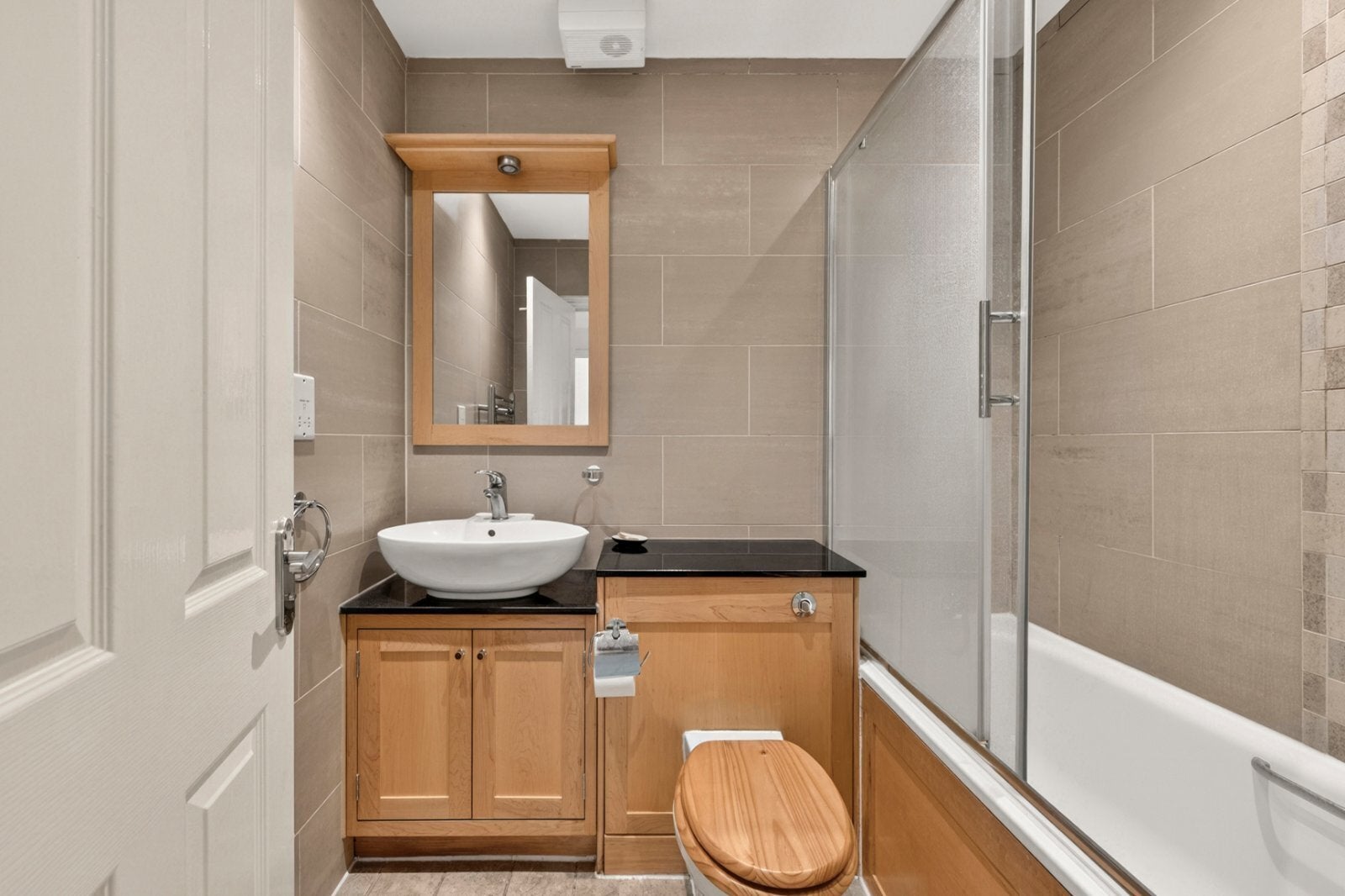 Flat Villiers Street in City of Westminster