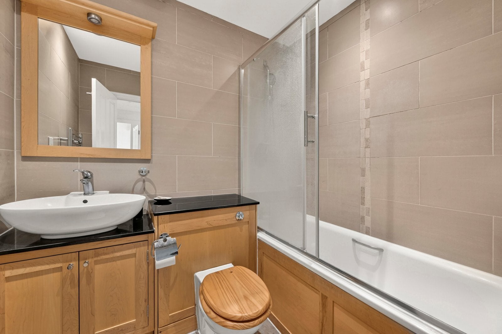 Flat Villiers Street in City of Westminster