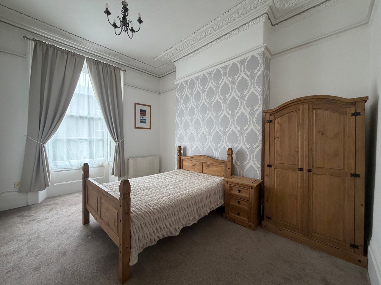 Flat Ashgrove Road in Bristol