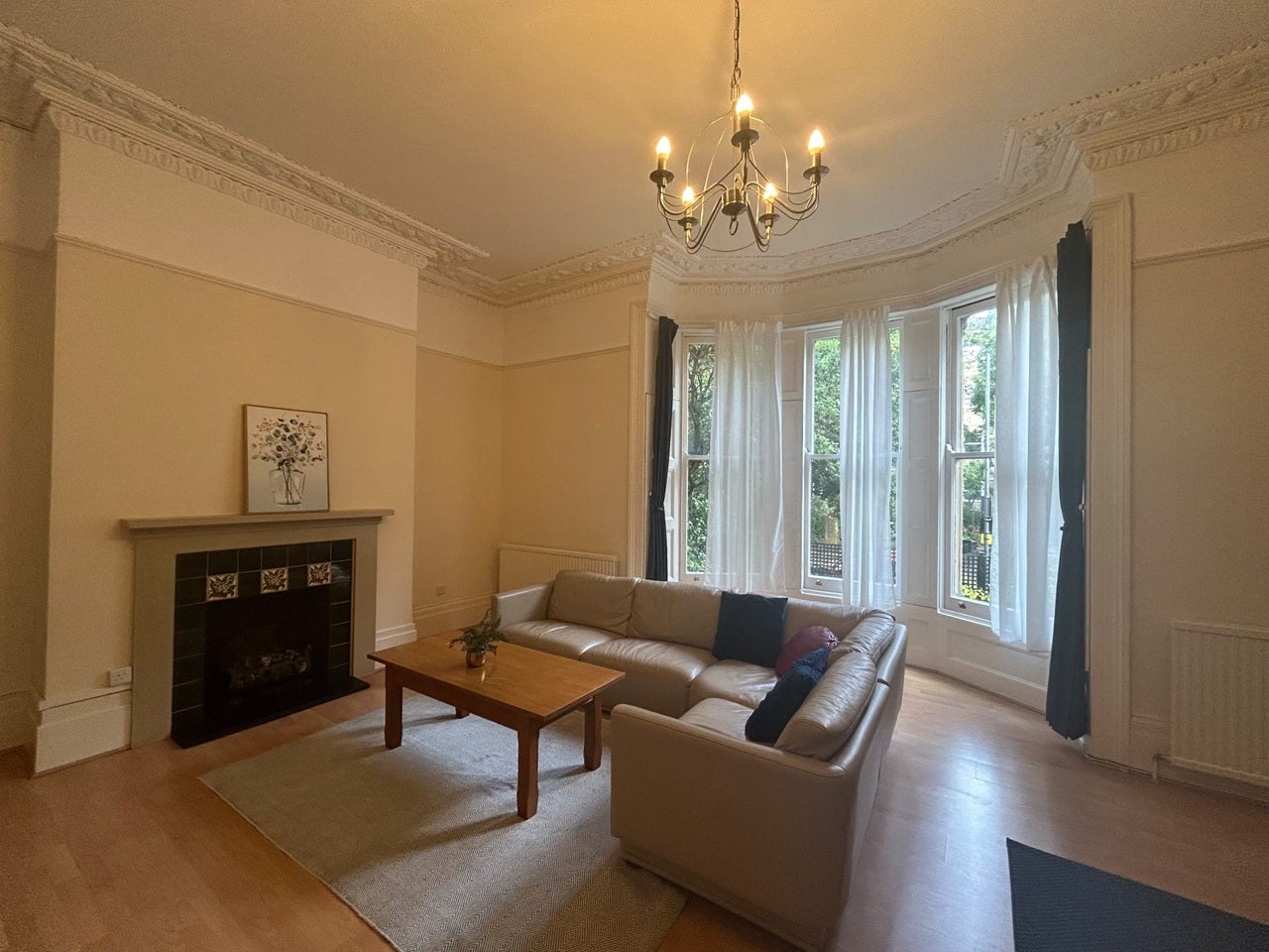 Flat Ashgrove Road in Bristol