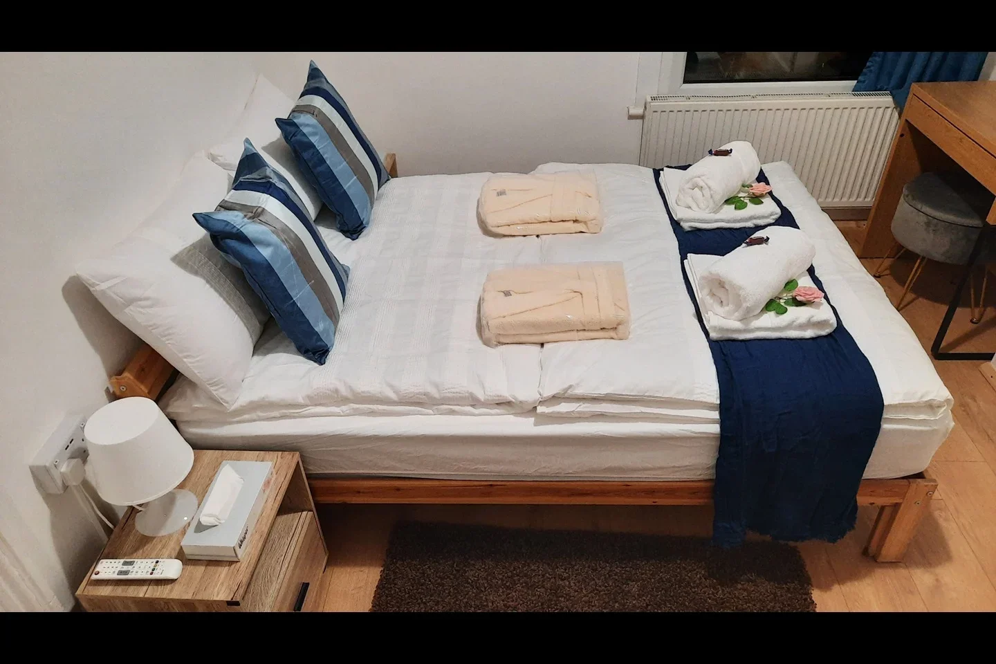 Room Beck Road in Greater London