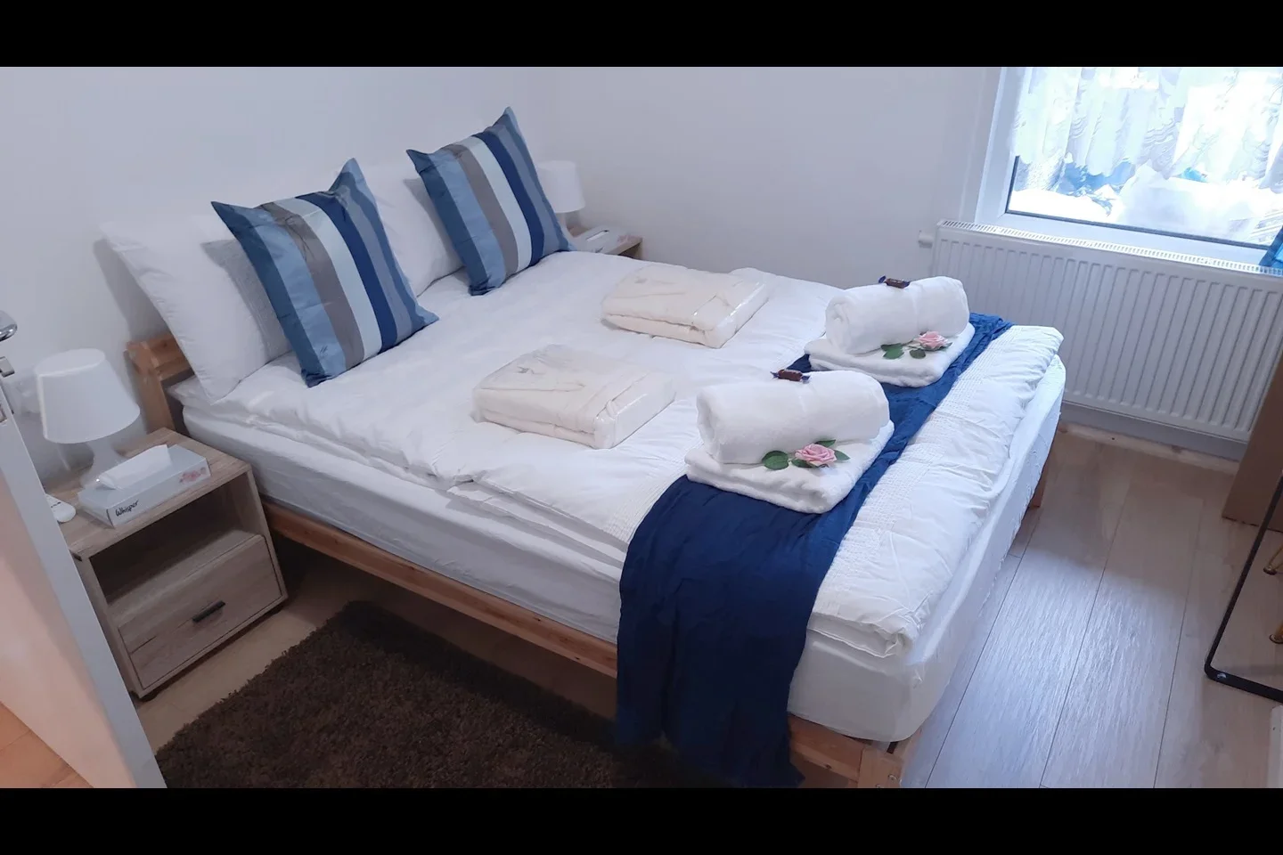 Room Beck Road in Greater London