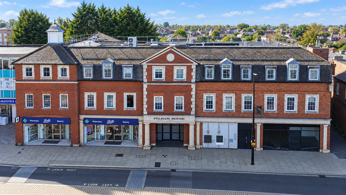 Flat Market Place in London