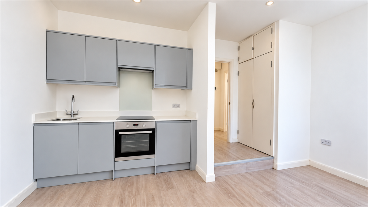 Flat Market Place in London