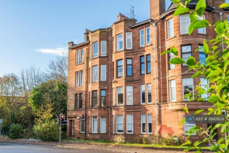 Flat Old Castle Gardens in Glasgow