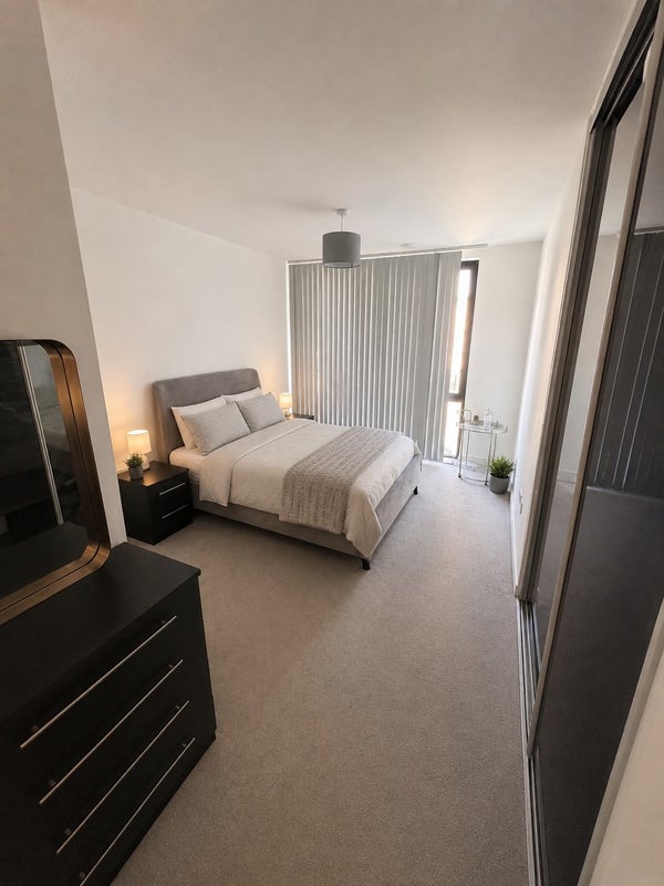 Flat Caledonian Road in Greater London