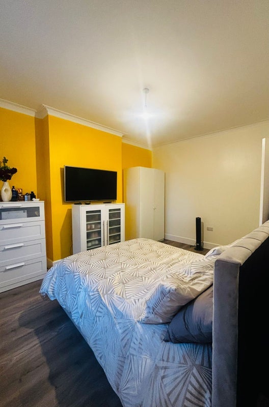 Room Headcorn Road in Greater London