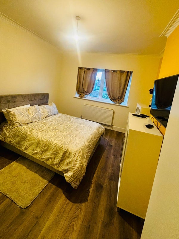 Room Headcorn Road in Greater London