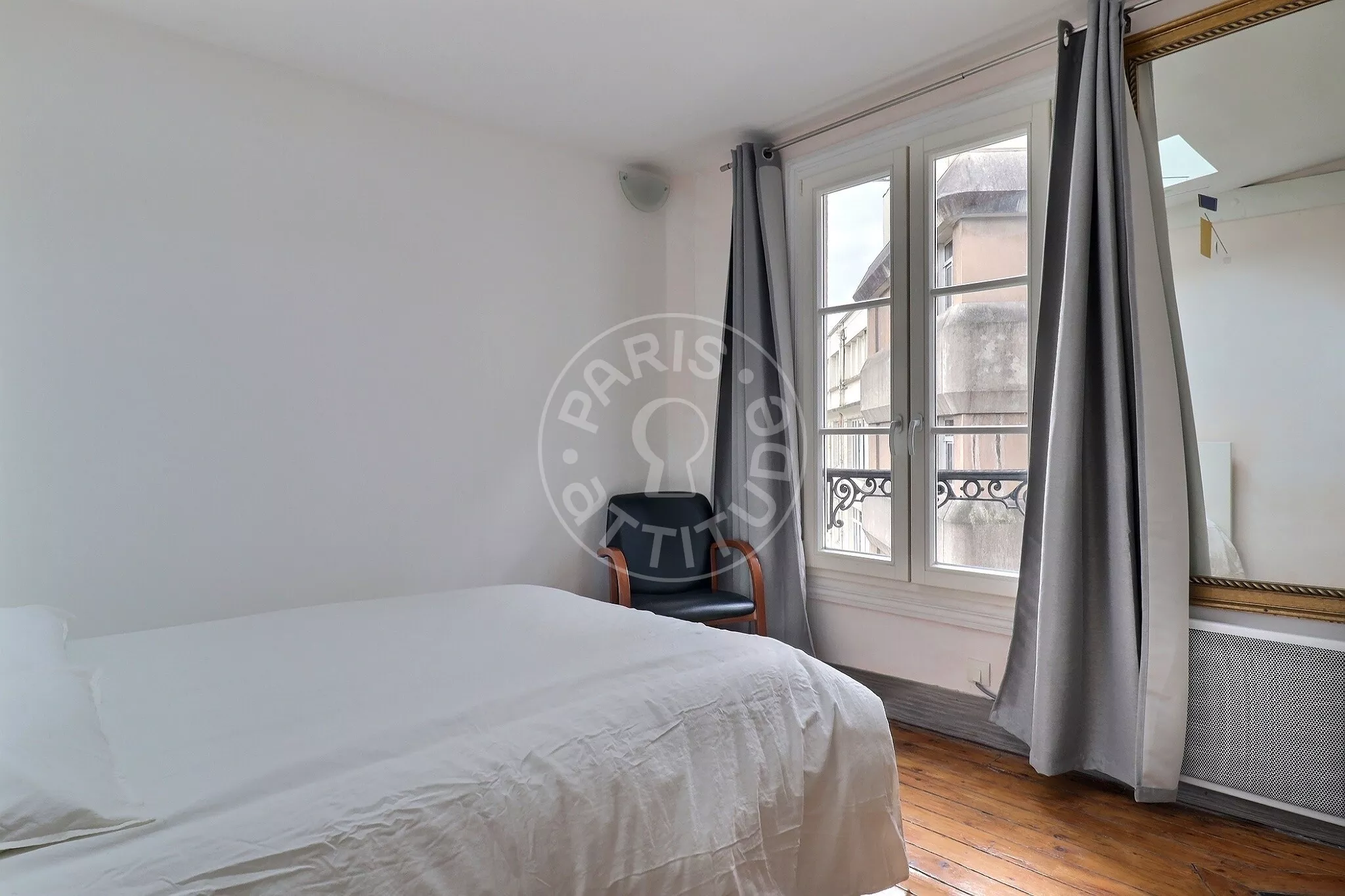 Flat Rue Coustou in Paris
