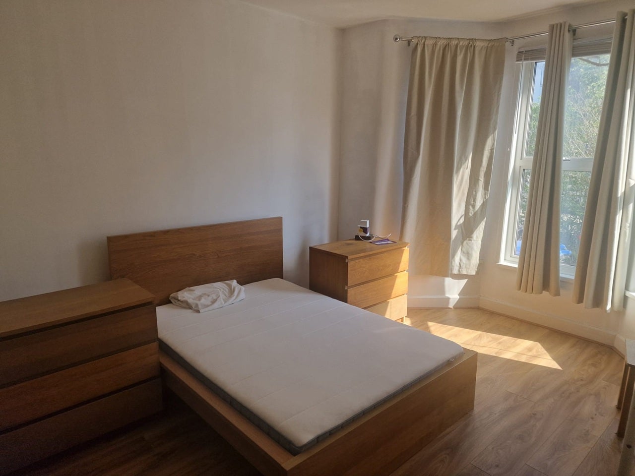 Flat Tubbs Road in Greater London