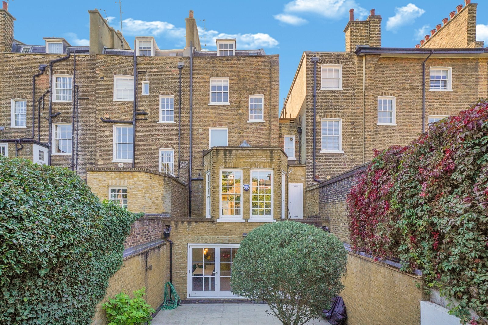 House Hamilton Terrace in City of Westminster