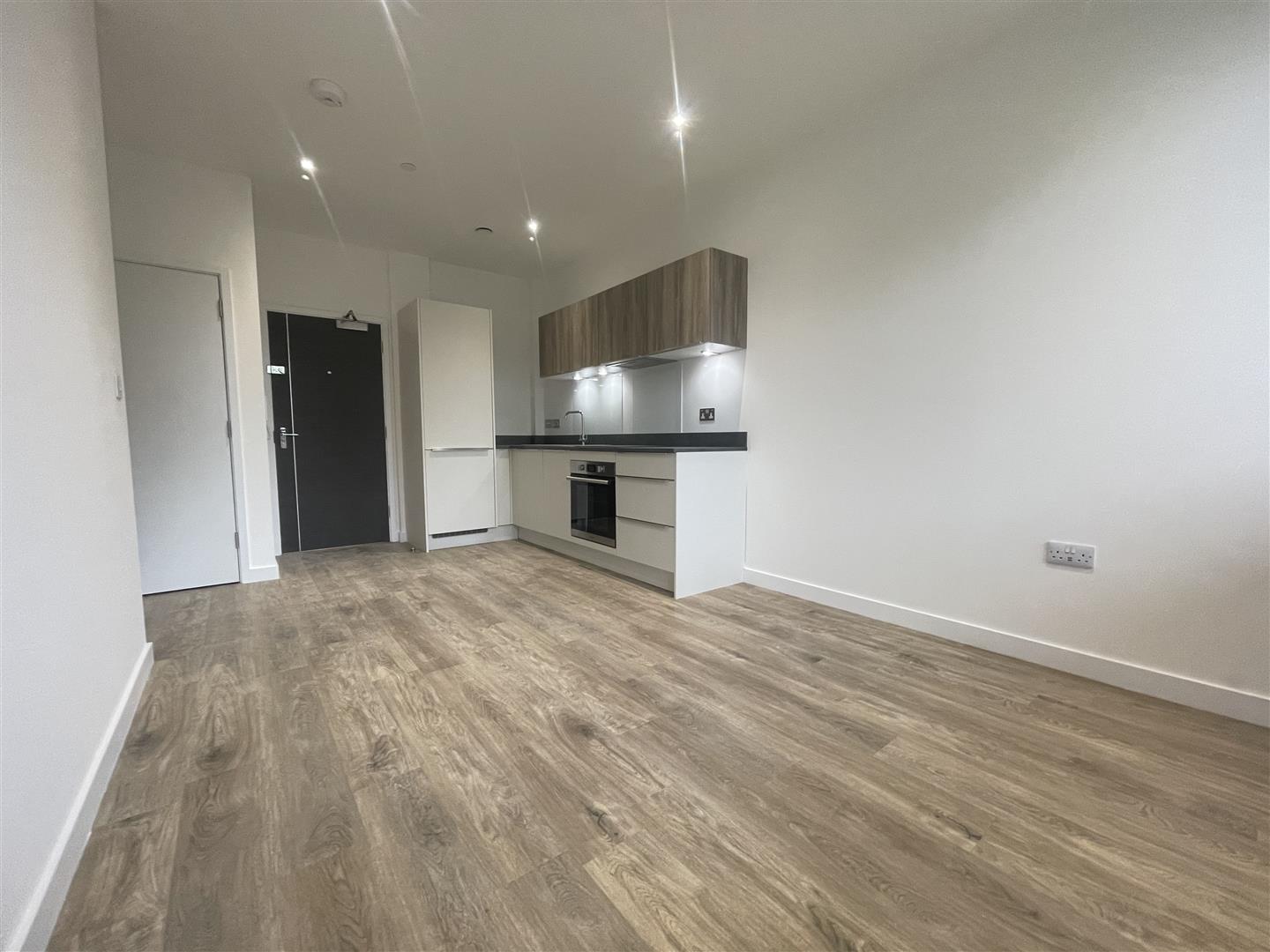 Flat Ashwood Way in Basingstoke and Deane
