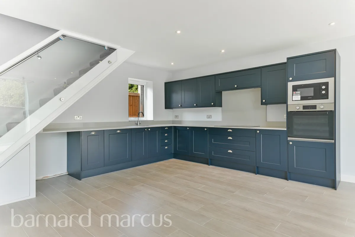 House Holmwood Close in Epsom and Ewell