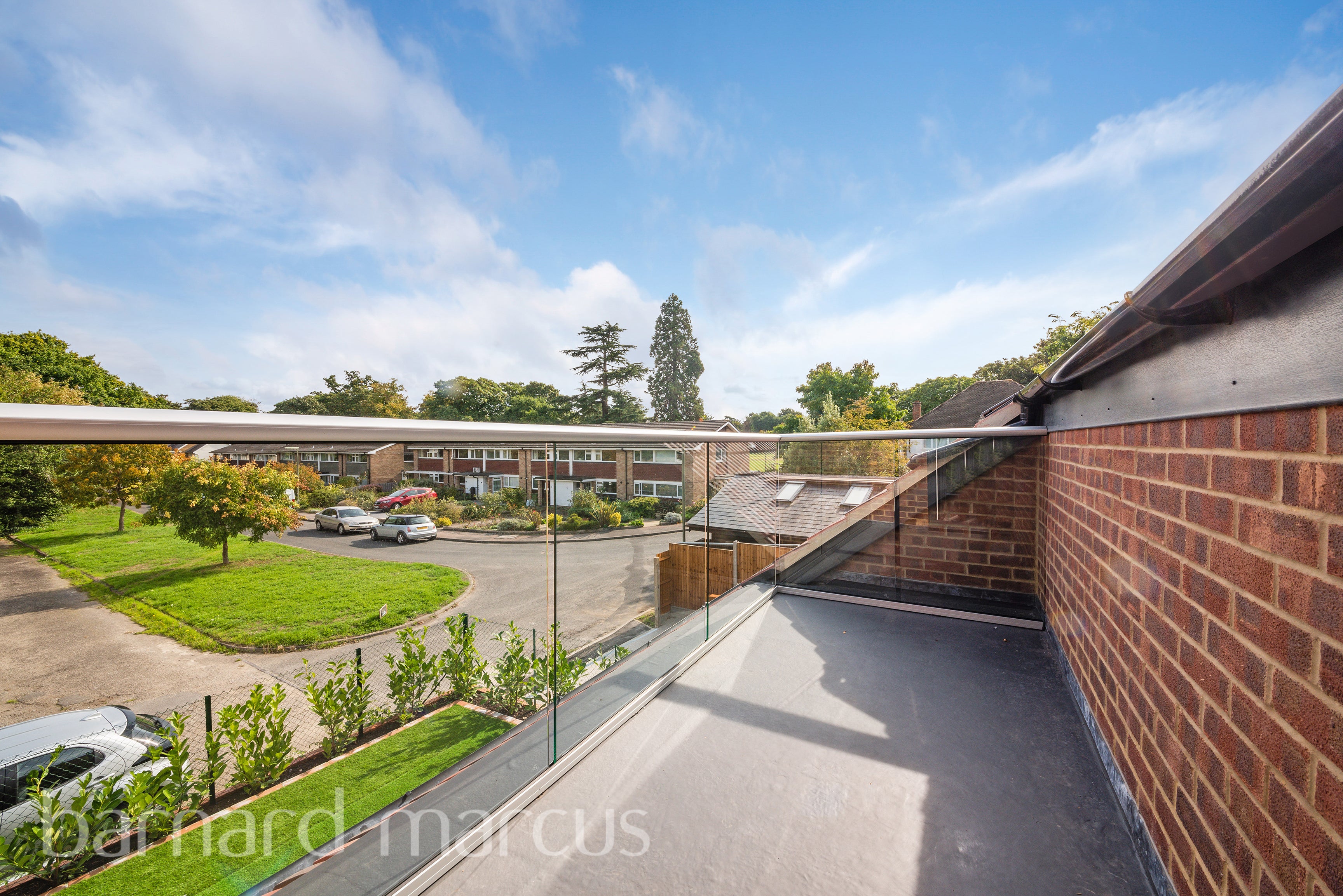House Holmwood Close in Epsom and Ewell