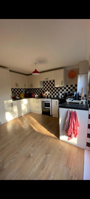 Room Skinner Street in Poole