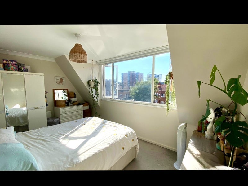 Room Skinner Street in Poole