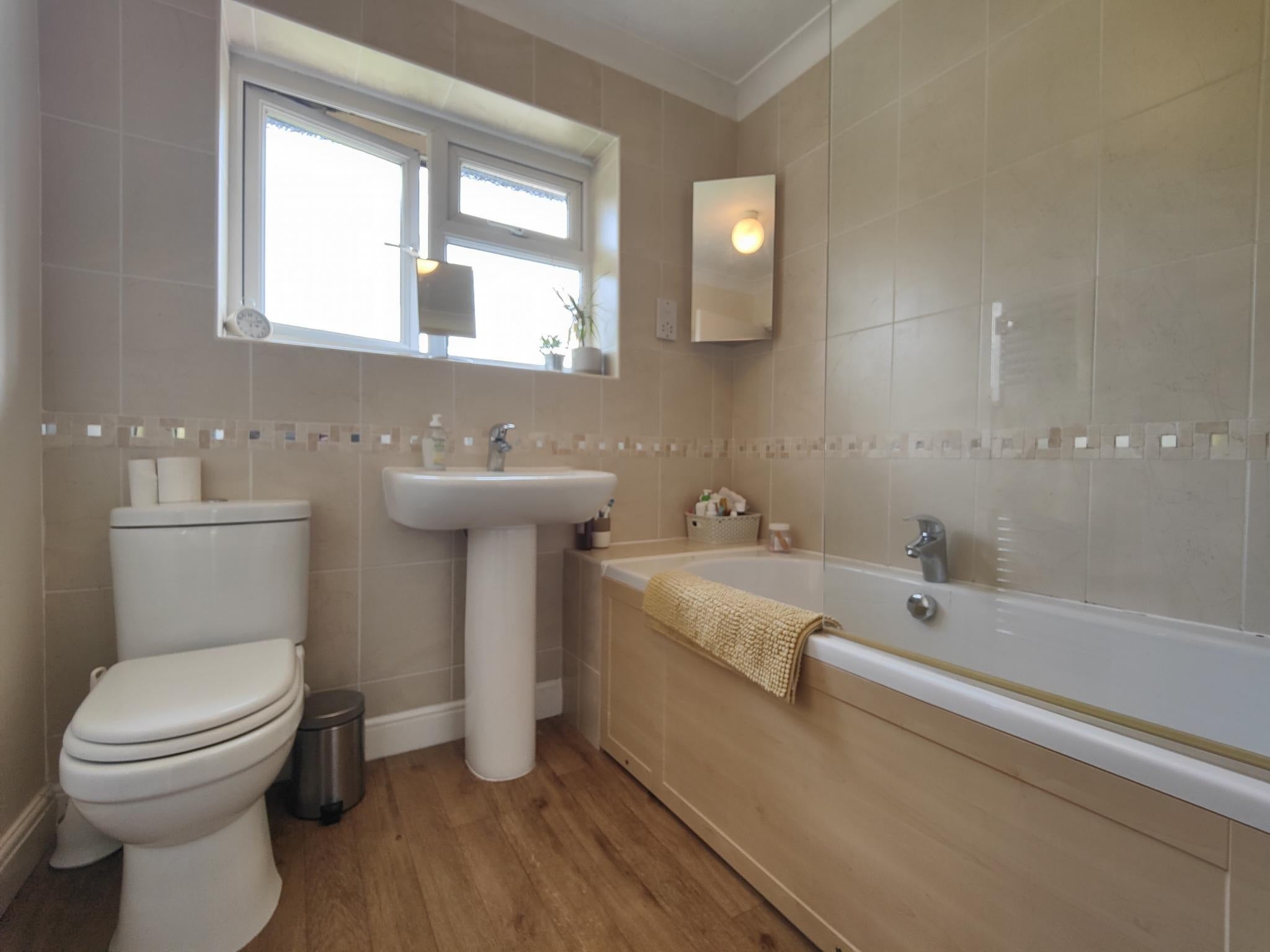 House Hawthorne Close in Wealden