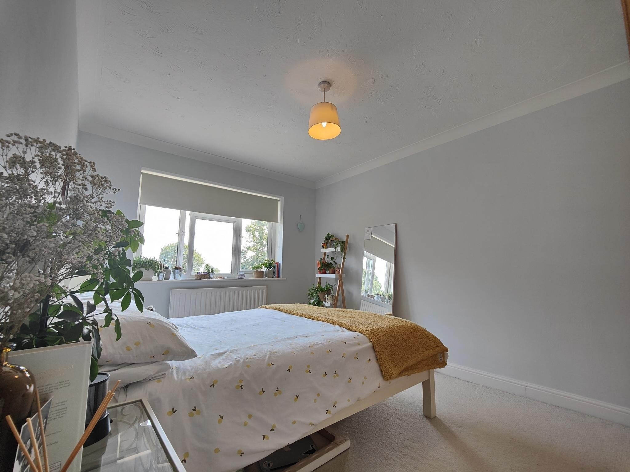 House Hawthorne Close in Wealden