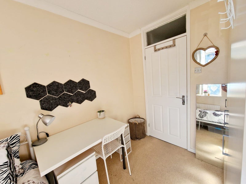 Room Gogmore Farm Close in Borough of Runnymede