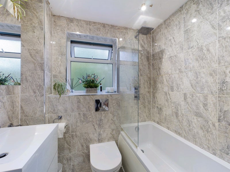 Room Gogmore Farm Close in Borough of Runnymede