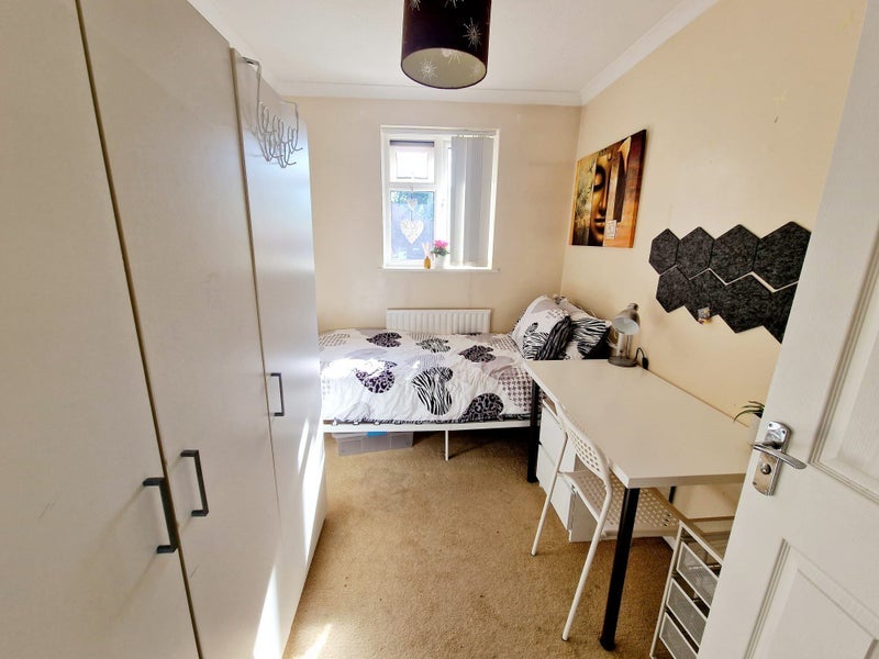 Room Gogmore Farm Close in Borough of Runnymede
