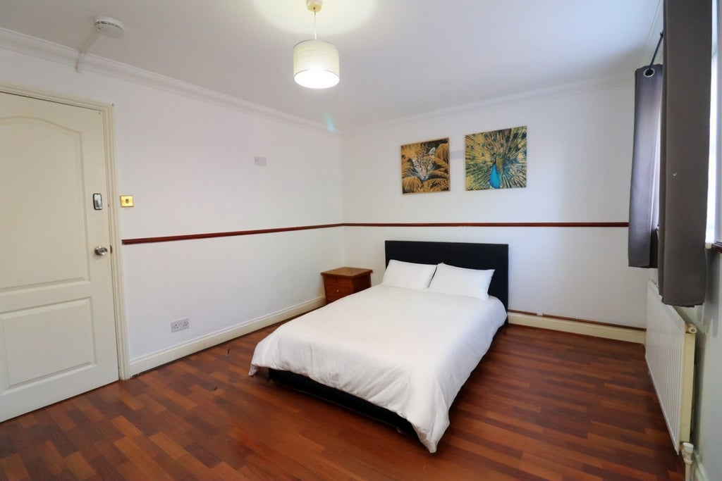 Room Globe Road in Greater London