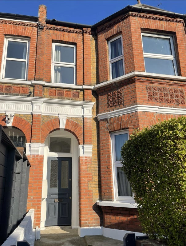 Room Vernham Road in Greater London