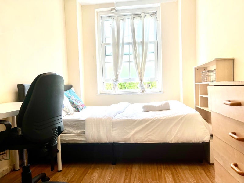Room Tyers Street in Greater London