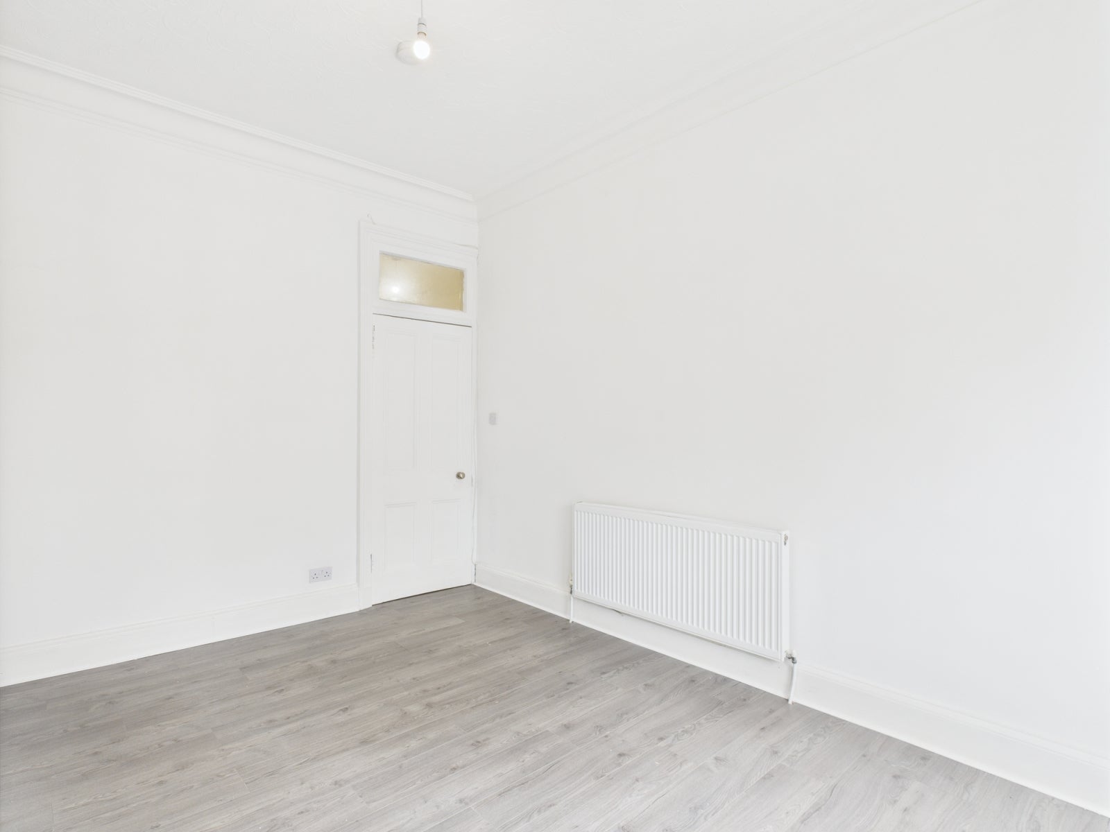 Room Causeyside Street in Paisley